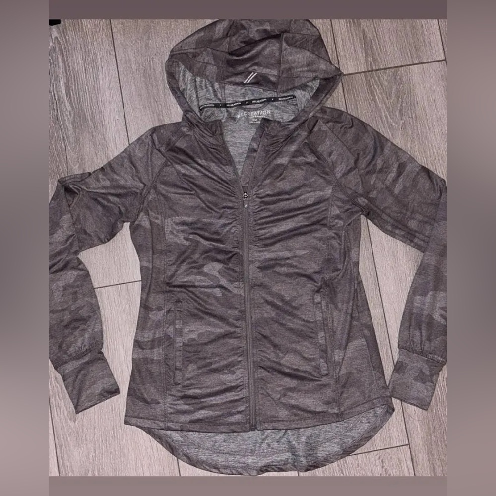 Recreation Thread & Supply Women’s Small Athletic Zip Up Hoodie
